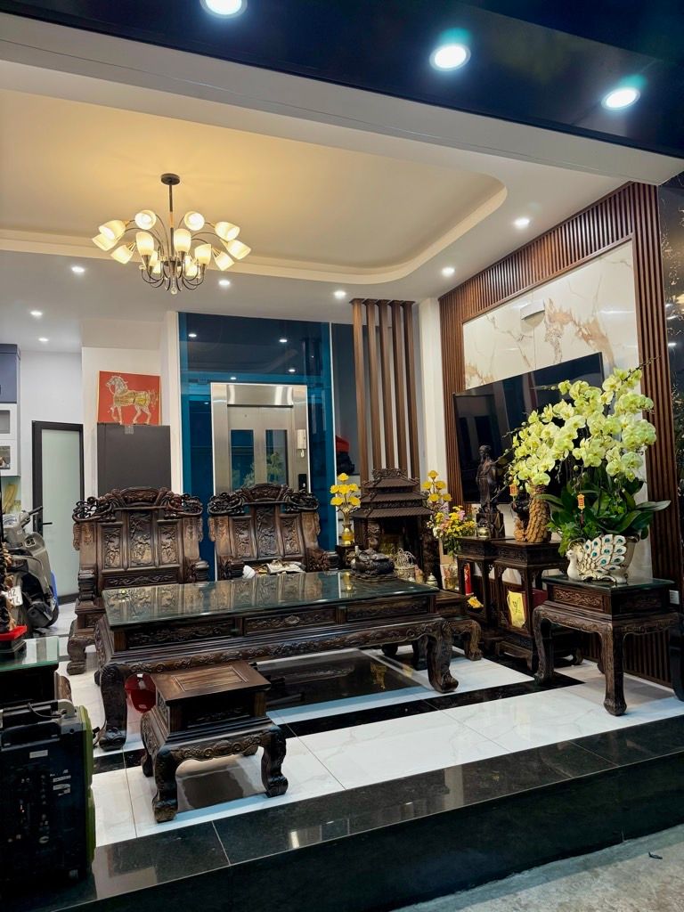 Bán nhà Đê Trần Khát Chân - diện tích 37m2 5 tầng - ô tô đỗ cửa - giá 15,9 tỷ