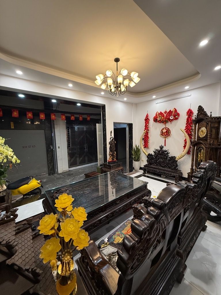 Bán nhà Đê Trần Khát Chân - diện tích 37m2 5 tầng - ô tô đỗ cửa - giá 15,9 tỷ