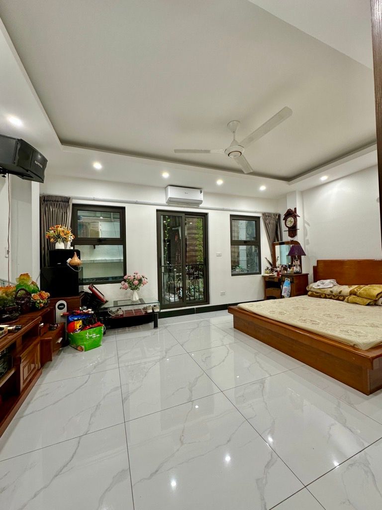 Bán nhà Đê Trần Khát Chân - diện tích 37m2 5 tầng - ô tô đỗ cửa - giá 15,9 tỷ