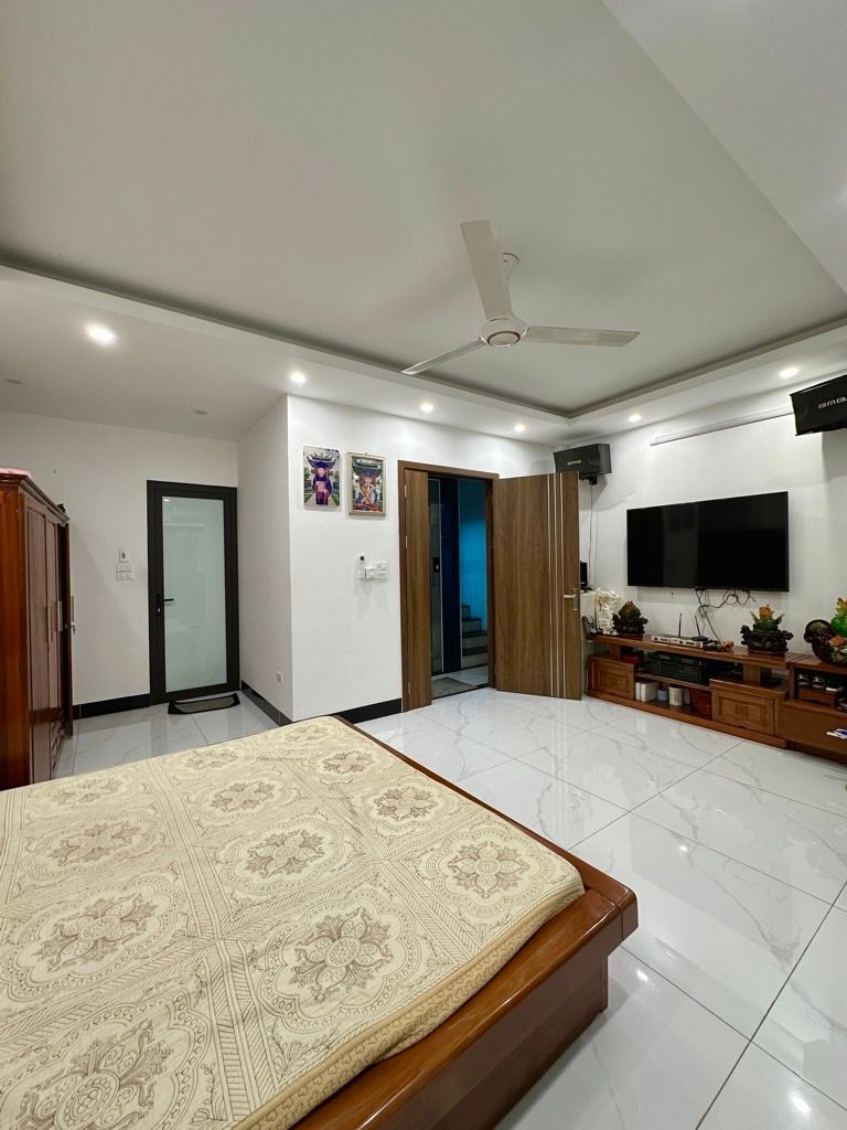 Bán nhà Đê Trần Khát Chân - diện tích 37m2 5 tầng - ô tô đỗ cửa - giá 15,9 tỷ