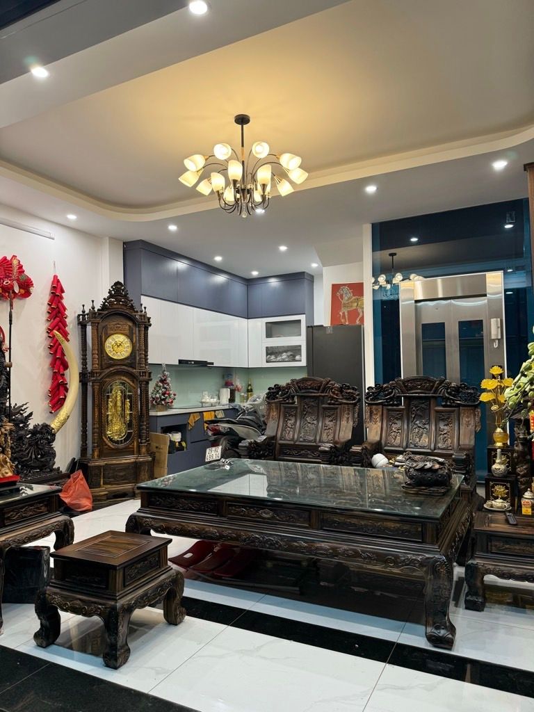 Bán nhà Đê Trần Khát Chân - diện tích 37m2 5 tầng - ô tô đỗ cửa - giá 15,9 tỷ