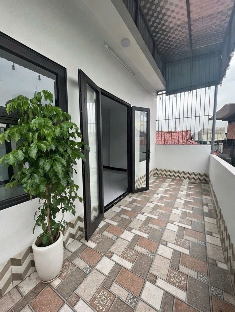 Bán nhà Đê Trần Khát Chân - diện tích 37m2 5 tầng - ô tô đỗ cửa - giá 15,9 tỷ