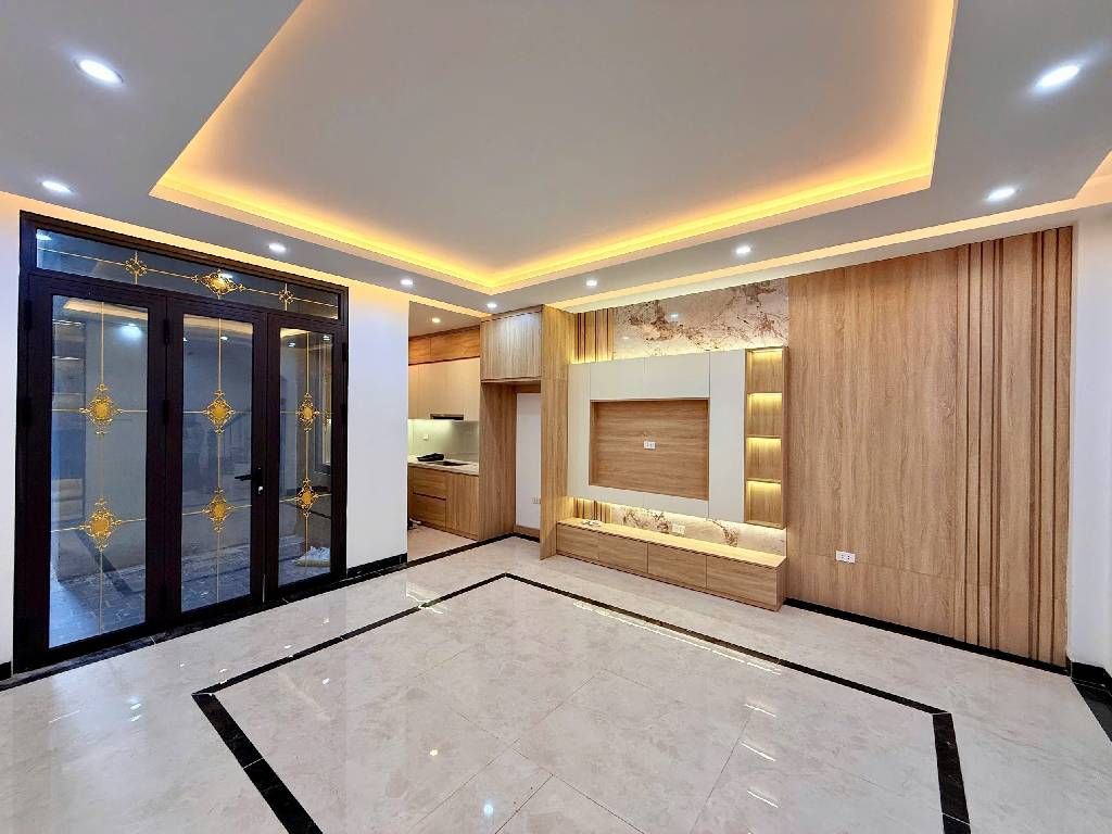 Bán nhà Trương Định - diện tích 55m2 6 tầng - Ô TÔ QUA NHÀ - giá 10,9 tỷ