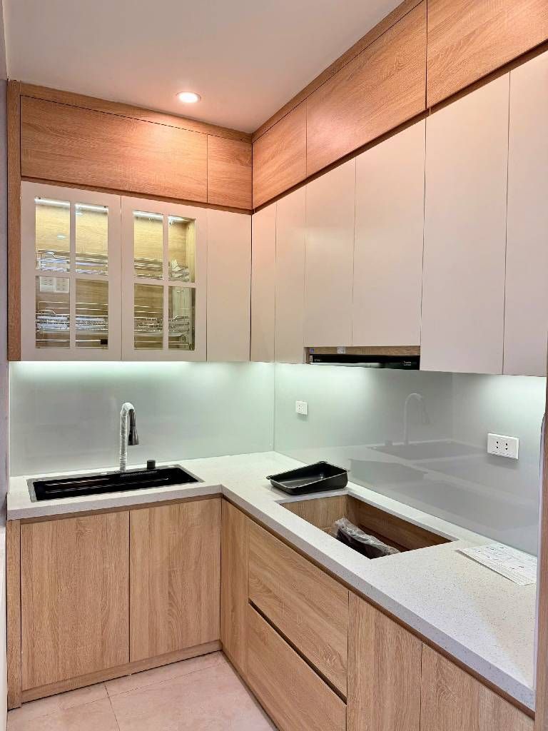 Bán nhà Trương Định - diện tích 55m2 6 tầng - Ô TÔ QUA NHÀ - giá 10,9 tỷ