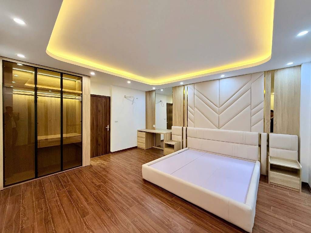 Bán nhà Trương Định - diện tích 55m2 6 tầng - Ô TÔ QUA NHÀ - giá 10,9 tỷ