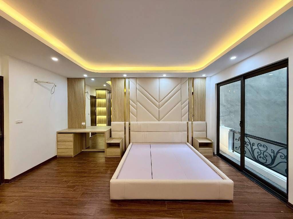 Bán nhà Trương Định - diện tích 55m2 6 tầng - Ô TÔ QUA NHÀ - giá 10,9 tỷ