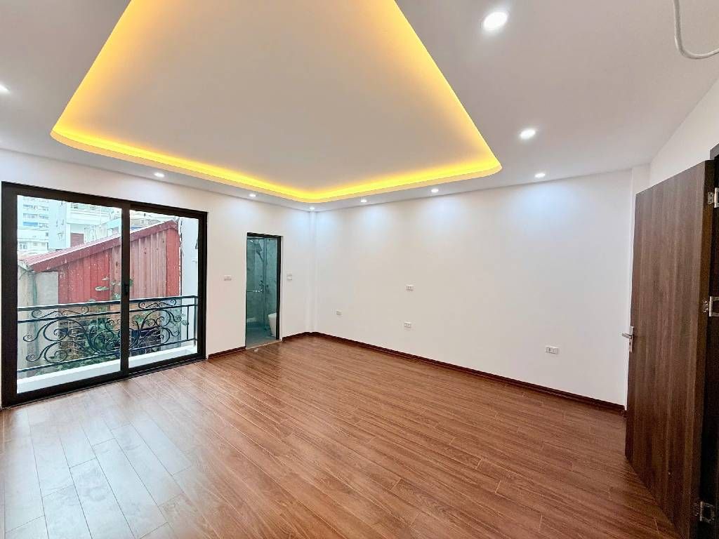 Bán nhà Trương Định - diện tích 55m2 6 tầng - Ô TÔ QUA NHÀ - giá 10,9 tỷ