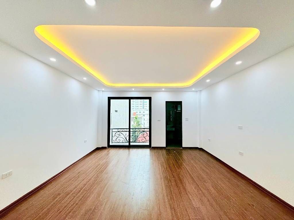 Bán nhà Trương Định - diện tích 55m2 6 tầng - Ô TÔ QUA NHÀ - giá 10,9 tỷ