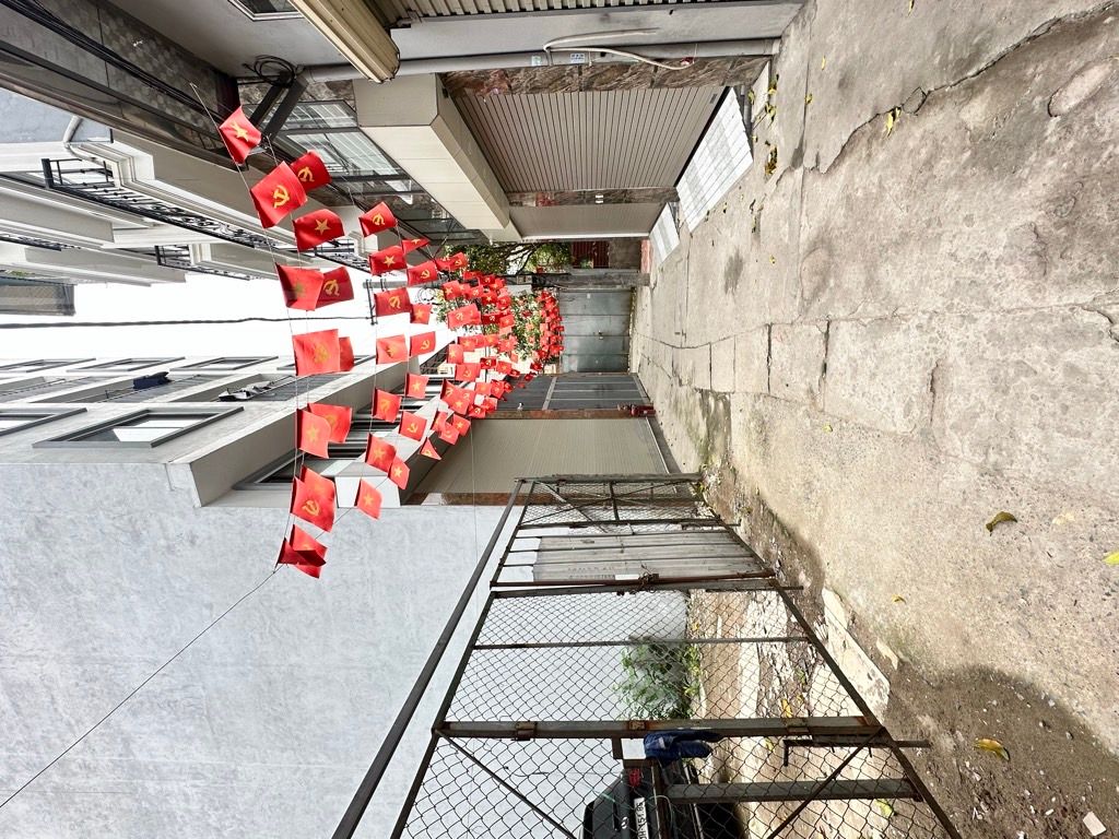 Bán nhà Hoàng Liệt - diện tích 30m2 5 tầng - ô tô 7 chỗ qua nhà - giá 6,7 tỷ