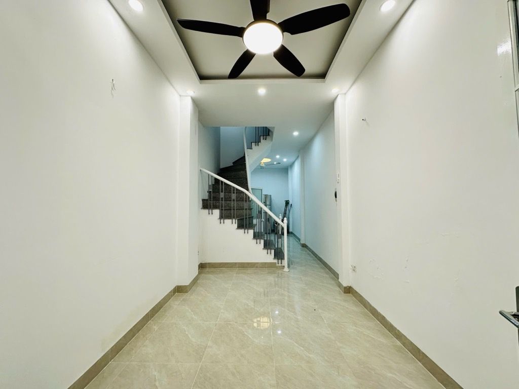 Bán nhà Lĩnh Nam - diện tích 25m2 4 tầng - ngõ ô tô - giá 7,4 tỷ