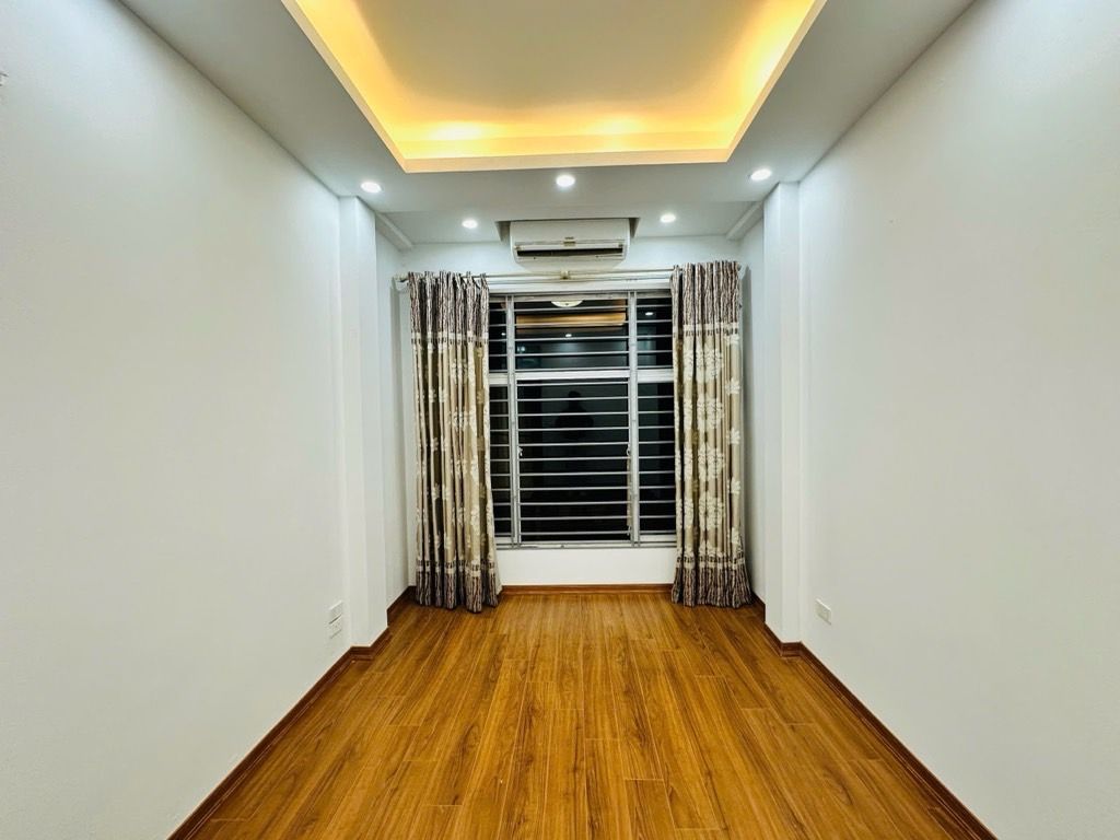 Bán nhà Lĩnh Nam - diện tích 25m2 4 tầng - ngõ ô tô - giá 7,4 tỷ