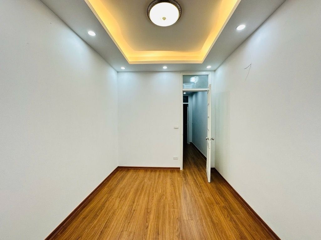 Bán nhà Lĩnh Nam - diện tích 25m2 4 tầng - ngõ ô tô - giá 7,4 tỷ