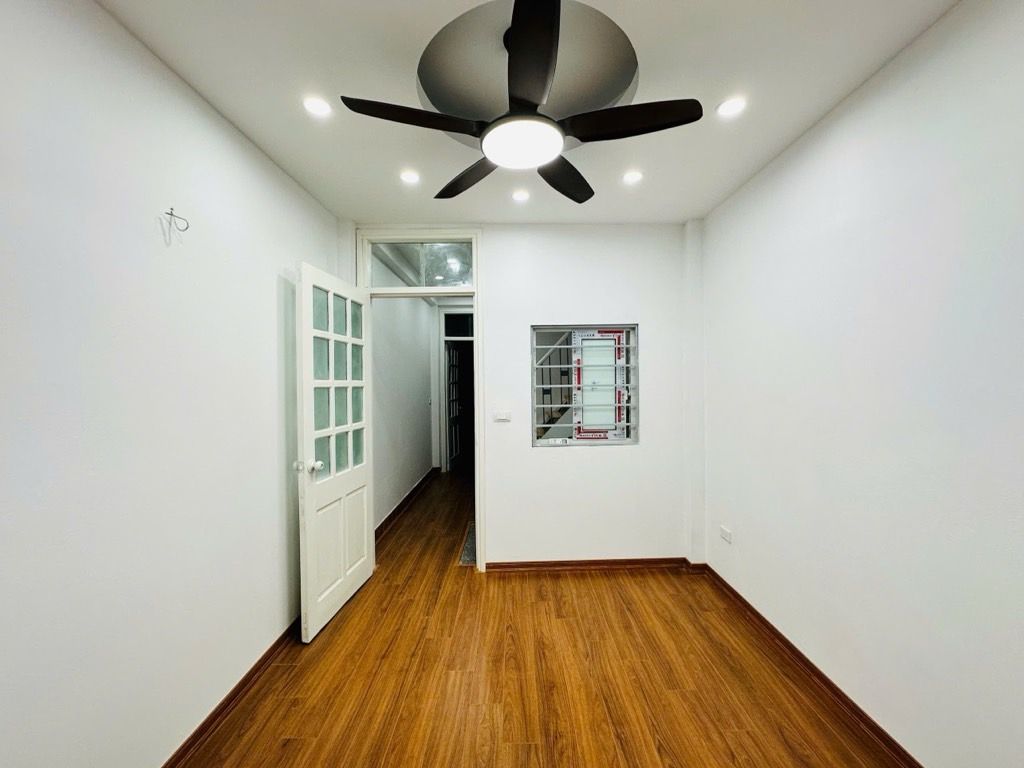 Bán nhà Lĩnh Nam - diện tích 25m2 4 tầng - ngõ ô tô - giá 7,4 tỷ