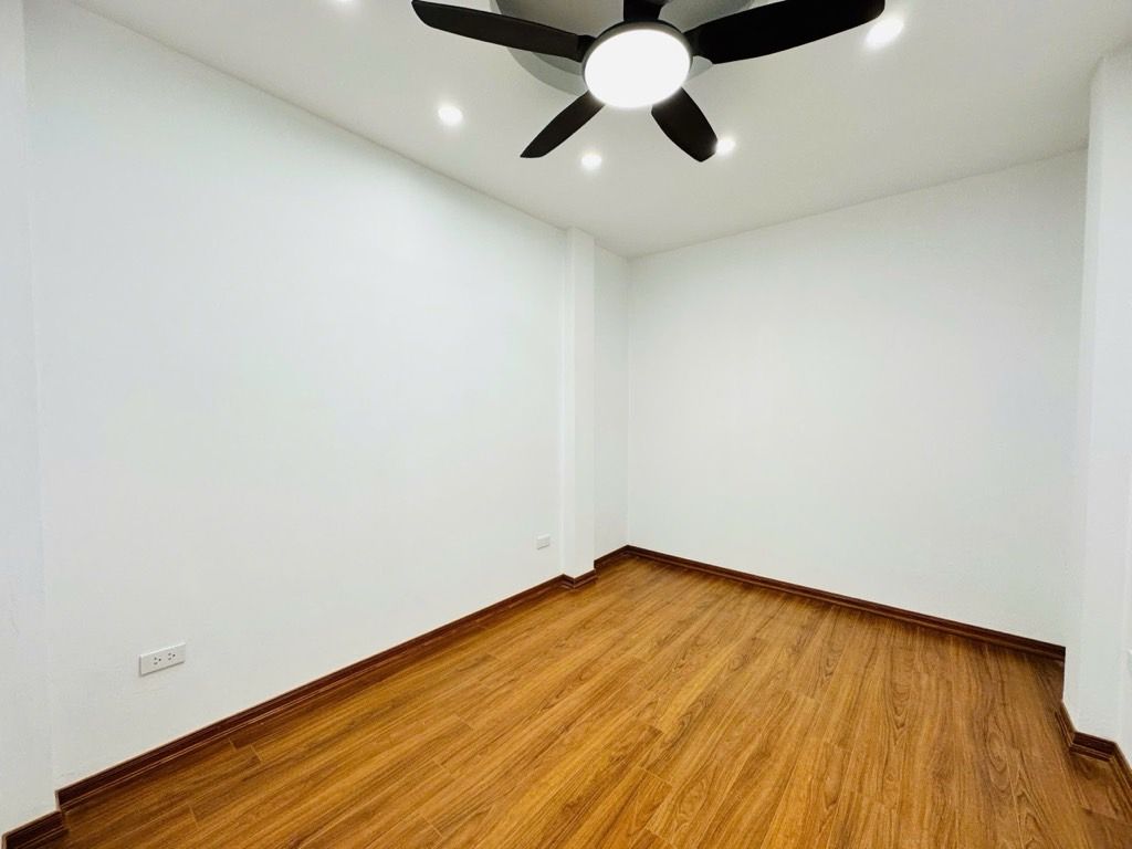 Bán nhà Lĩnh Nam - diện tích 25m2 4 tầng - ngõ ô tô - giá 7,4 tỷ