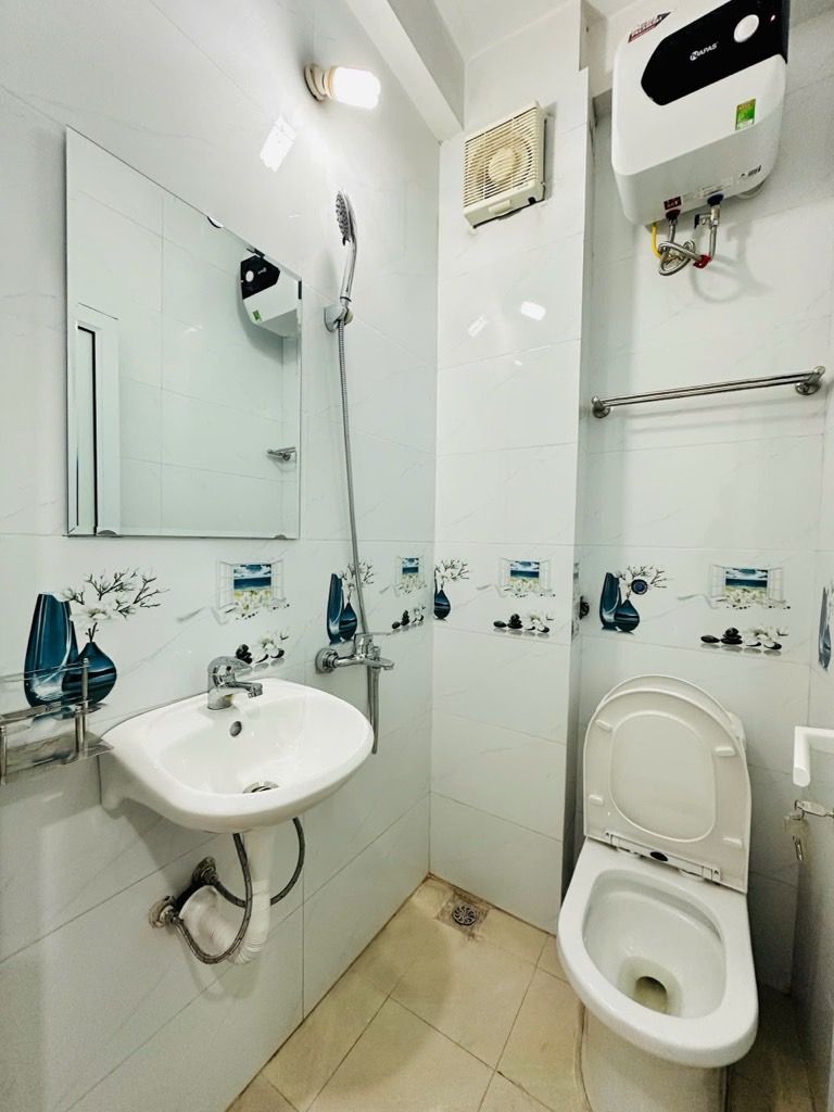 Bán nhà Lĩnh Nam - diện tích 25m2 4 tầng - ngõ ô tô - giá 7,4 tỷ