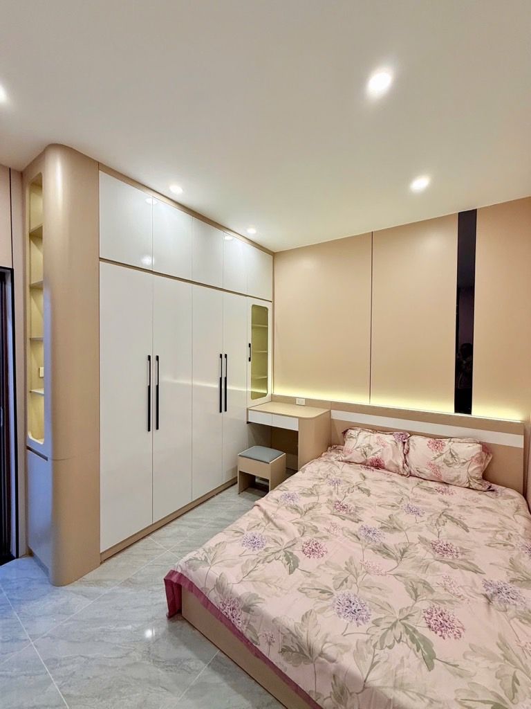 Bán nhà Hoàng Ngọc Phách - diện tích 90m2 1 tầng - ô tô đỗ cửa - giá 6,4 tỷ