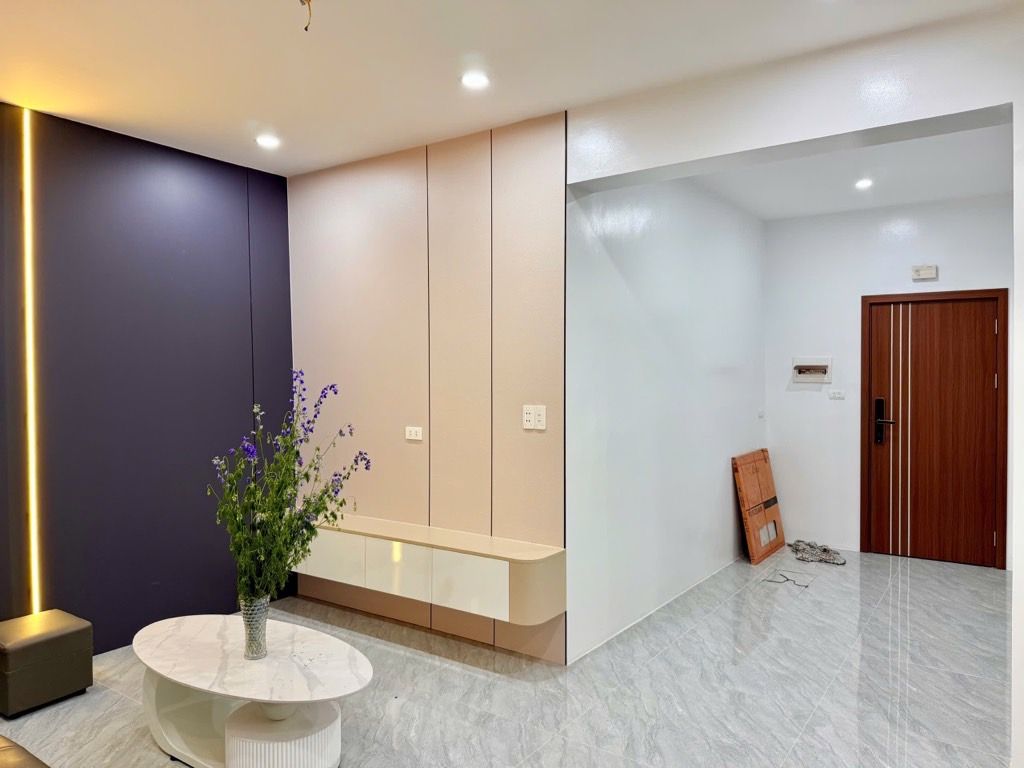 Bán nhà Hoàng Ngọc Phách - diện tích 90m2 1 tầng - ô tô đỗ cửa - giá 6,4 tỷ