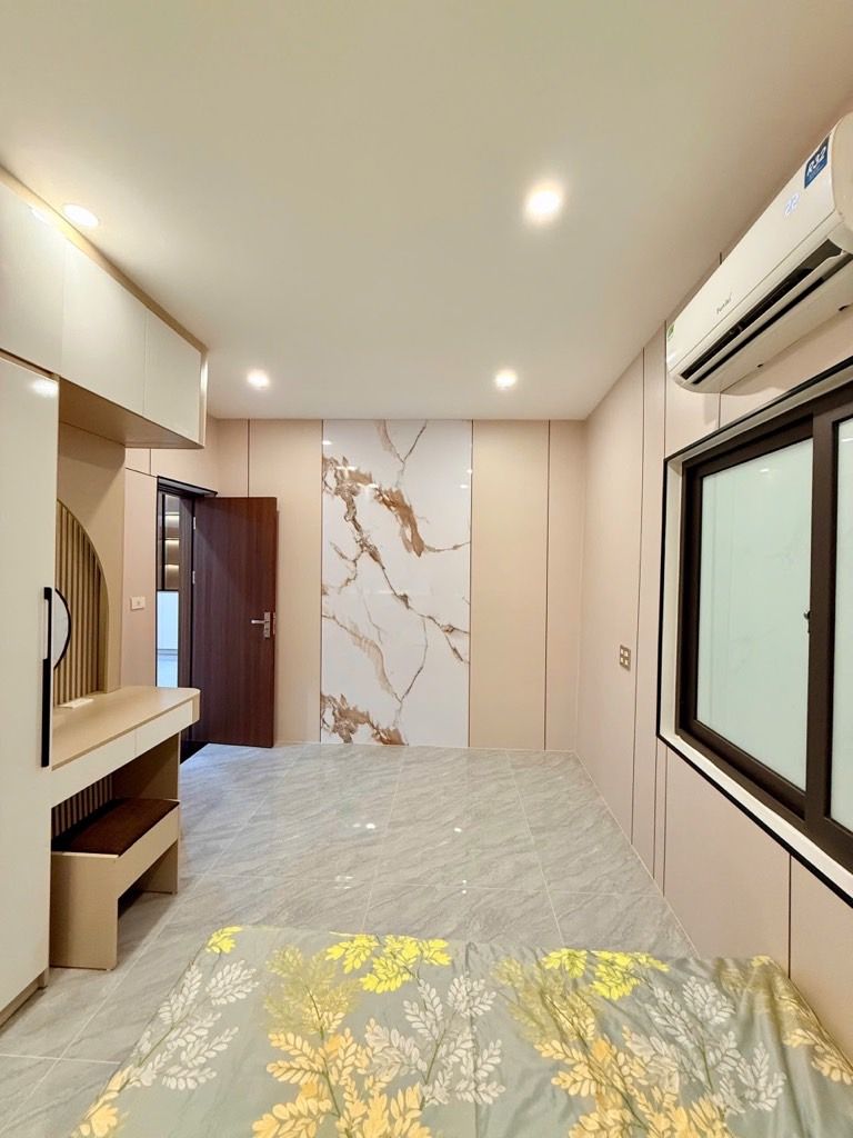 Bán nhà Hoàng Ngọc Phách - diện tích 90m2 1 tầng - ô tô đỗ cửa - giá 6,4 tỷ