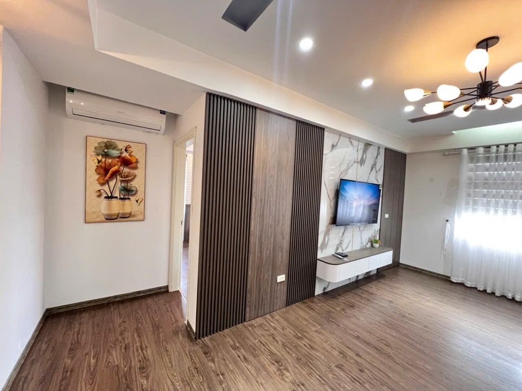 Bán nhà Nguyễn Xiển - diện tích 108m2 6 tầng - Nhà đẹp hiếm có - giá 7,4 tỷ