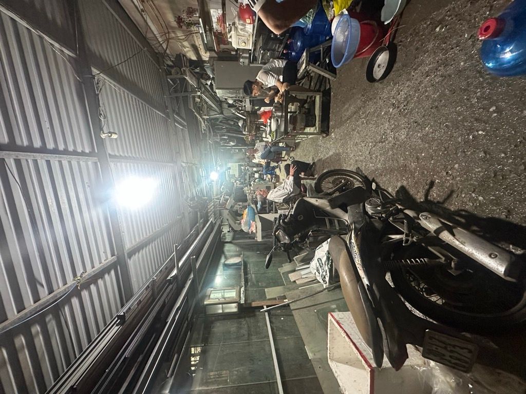 Bán nhà Nguyễn Khoái - diện tích 103m2 1 tầng - ô tô đỗ cửa - giá 17,5 tỷ