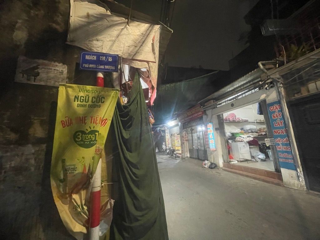 Bán nhà Định Công Thượng - diện tích 34m2 2 tầng - ô tô vào trong nhà - giá 3,58 tỷ