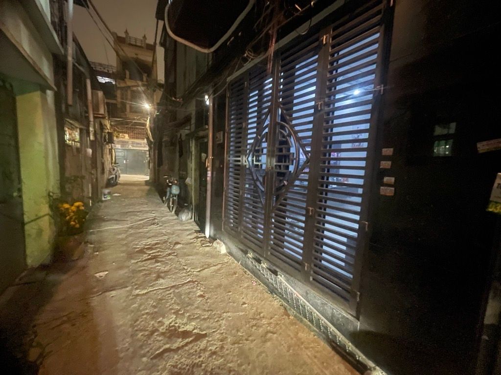 Bán nhà Định Công Thượng - diện tích 34m2 2 tầng - ô tô vào trong nhà - giá 3,58 tỷ