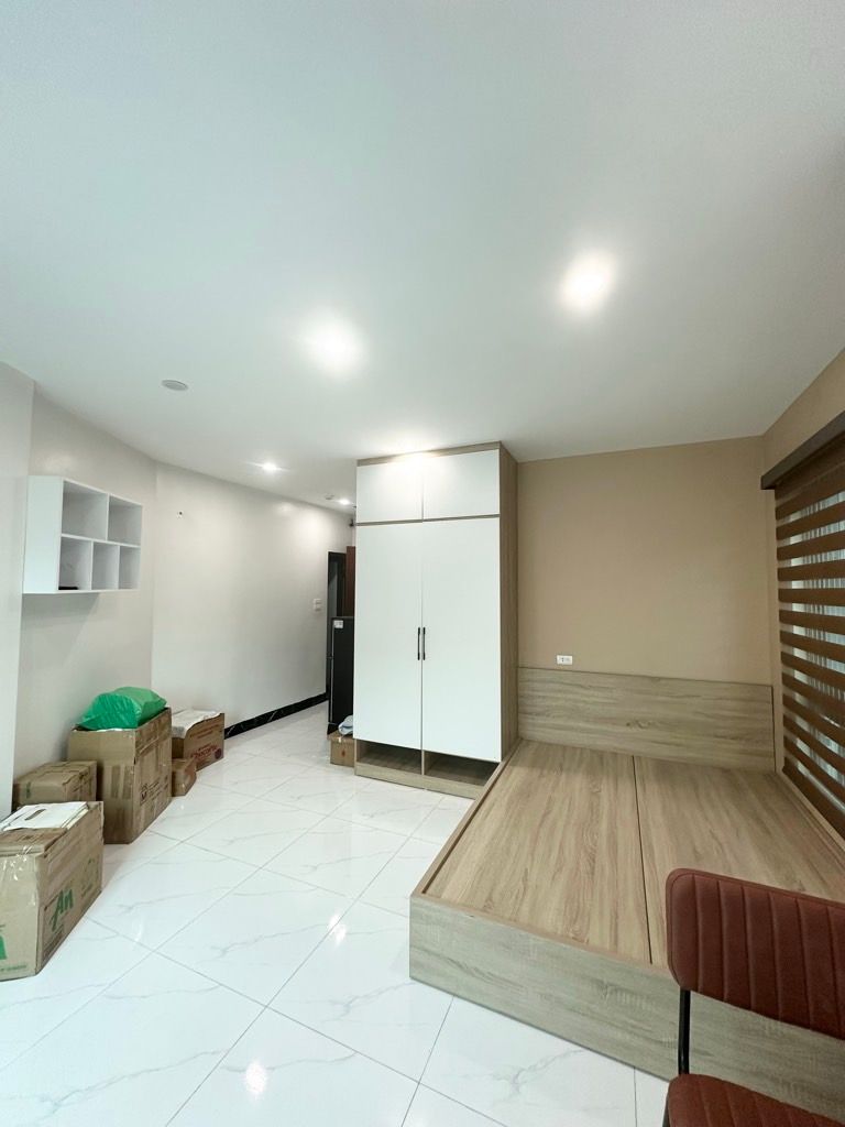 Bán nhà Hoà Bình - diện tích 51.2m2 7 tầng - Lô góc 3 mặt ngõ - giá 15,8 tỷ