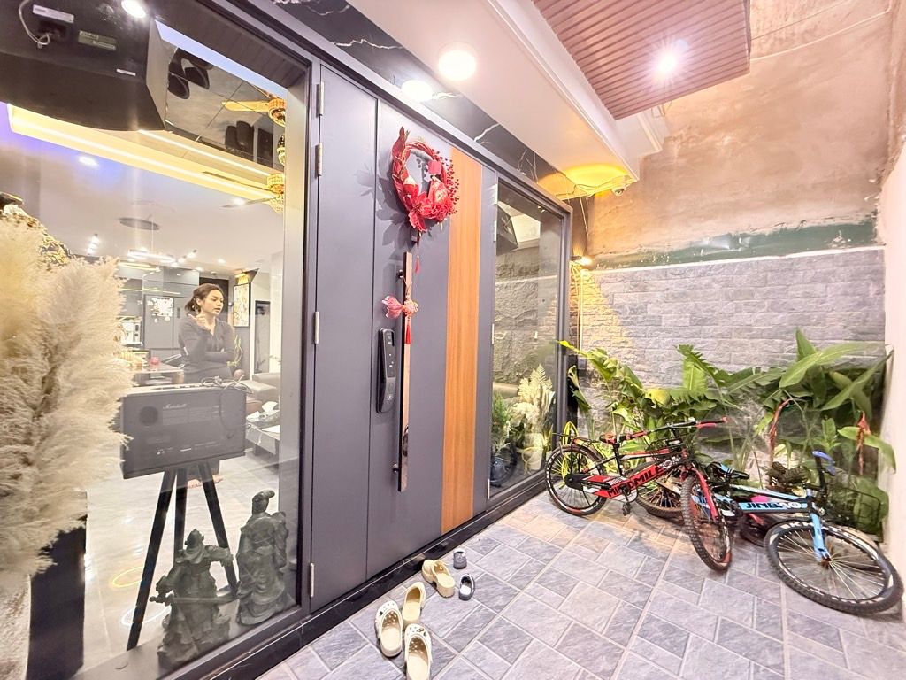 Bán nhà Vĩnh Tuy - diện tích 63m2 5 tầng - ô tô tránh - giá 17 tỷ