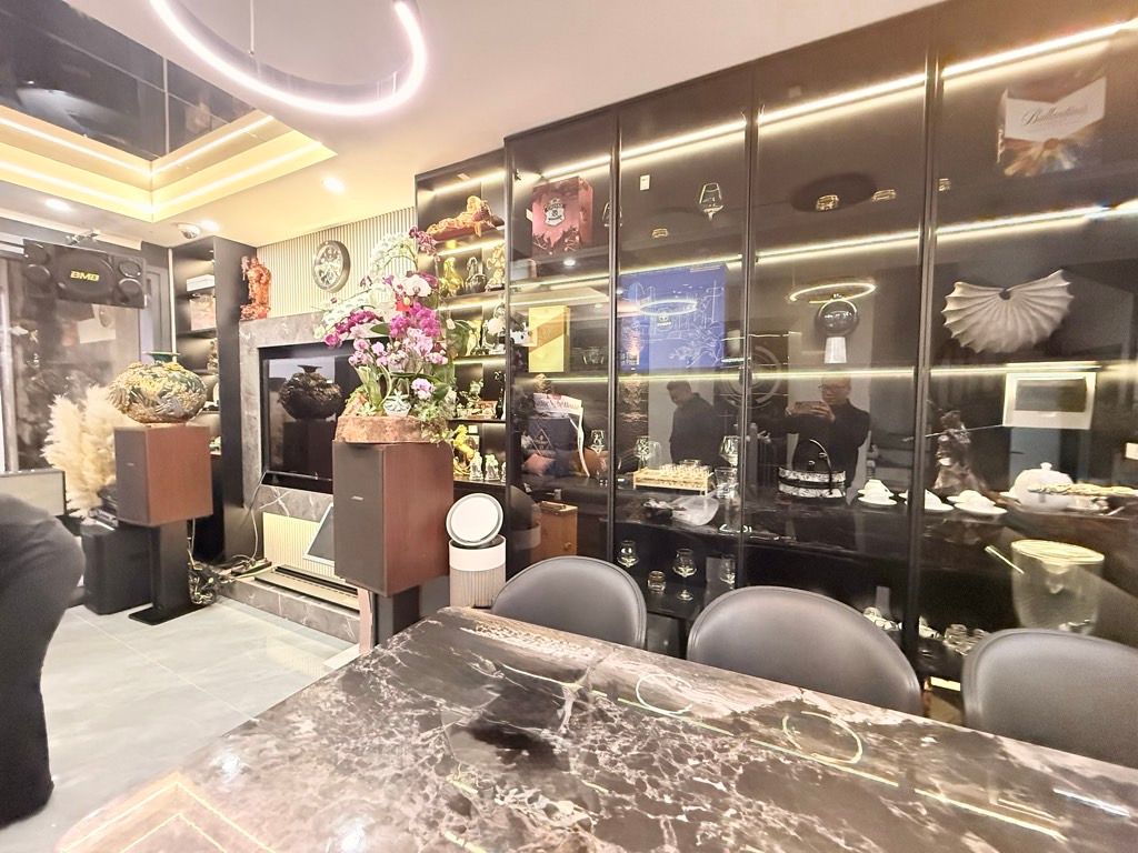 Bán nhà Vĩnh Tuy - diện tích 63m2 5 tầng - ô tô tránh - giá 17 tỷ