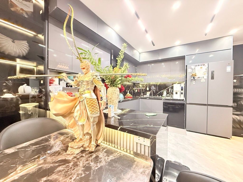 Bán nhà Vĩnh Tuy - diện tích 63m2 5 tầng - ô tô tránh - giá 17 tỷ