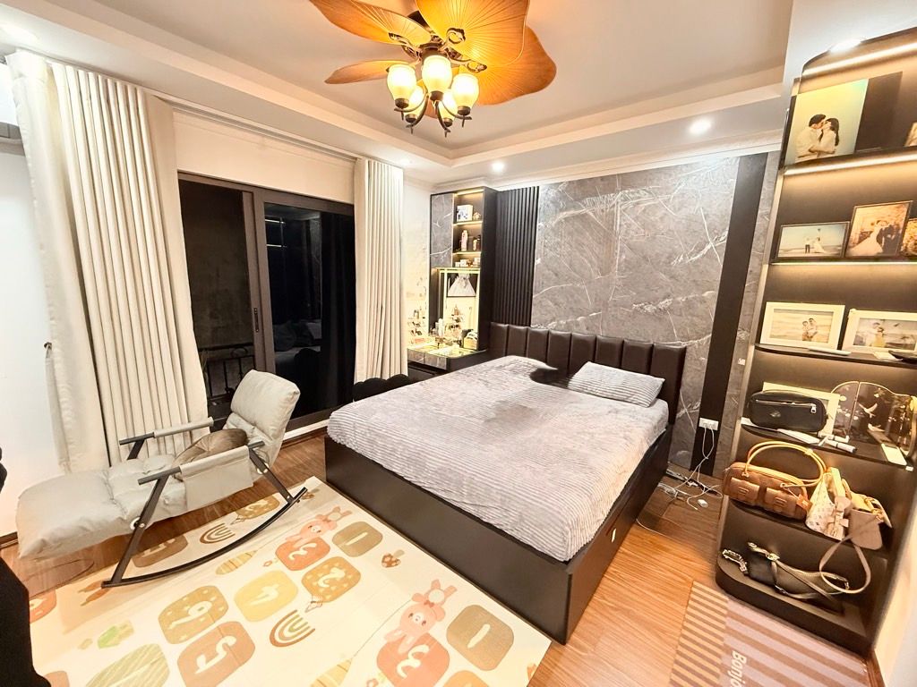 Bán nhà Vĩnh Tuy - diện tích 63m2 5 tầng - ô tô tránh - giá 17 tỷ