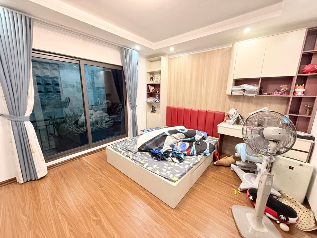 Bán nhà Vĩnh Tuy - diện tích 63m2 5 tầng - ô tô tránh - giá 17 tỷ