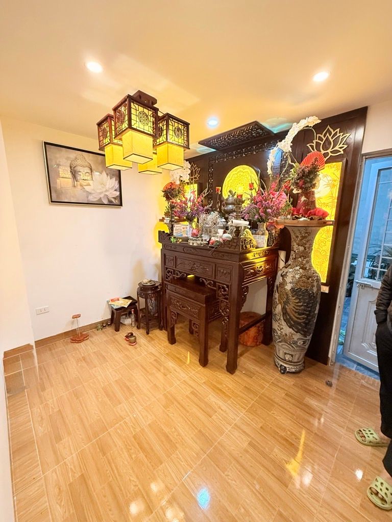 Bán nhà Vĩnh Tuy - diện tích 63m2 5 tầng - ô tô tránh - giá 17 tỷ