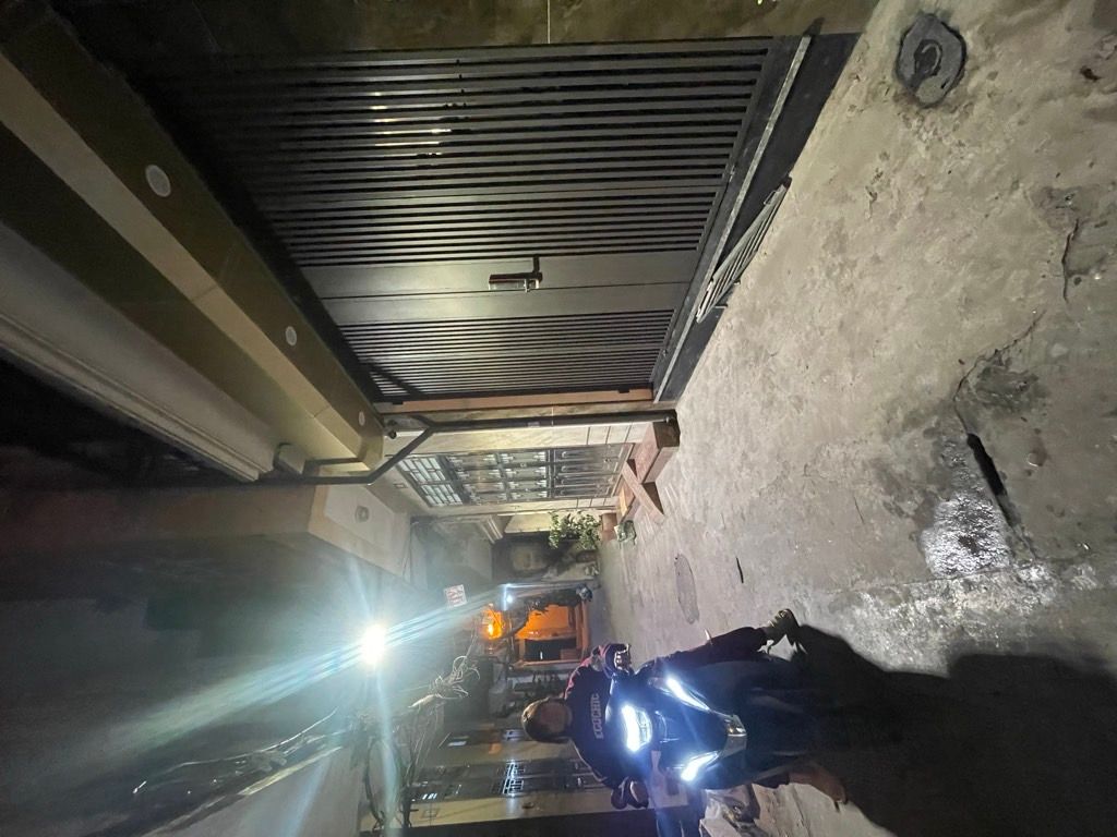 Bán nhà Vân Đồn - diện tích 50m2 5 tầng - Ô tô lùi cửa - giá 14,98 tỷ