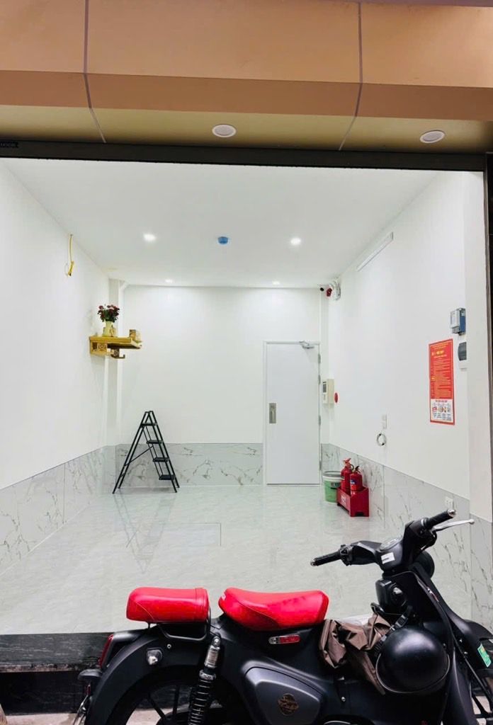 Bán nhà Vân Đồn - diện tích 50m2 5 tầng - Ô tô lùi cửa - giá 14,98 tỷ