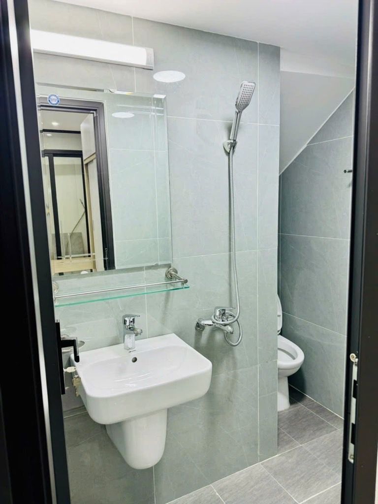 Bán nhà Vân Đồn - diện tích 50m2 5 tầng - Ô tô lùi cửa - giá 14,98 tỷ