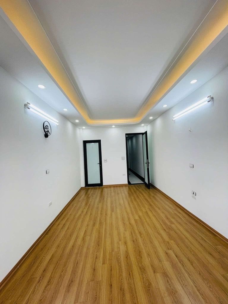 Bán nhà ngõ Linh Quang - diện tích 59.7m2 7 tầng - Mặt ngõ, thang máy - giá 18,8 tỷ