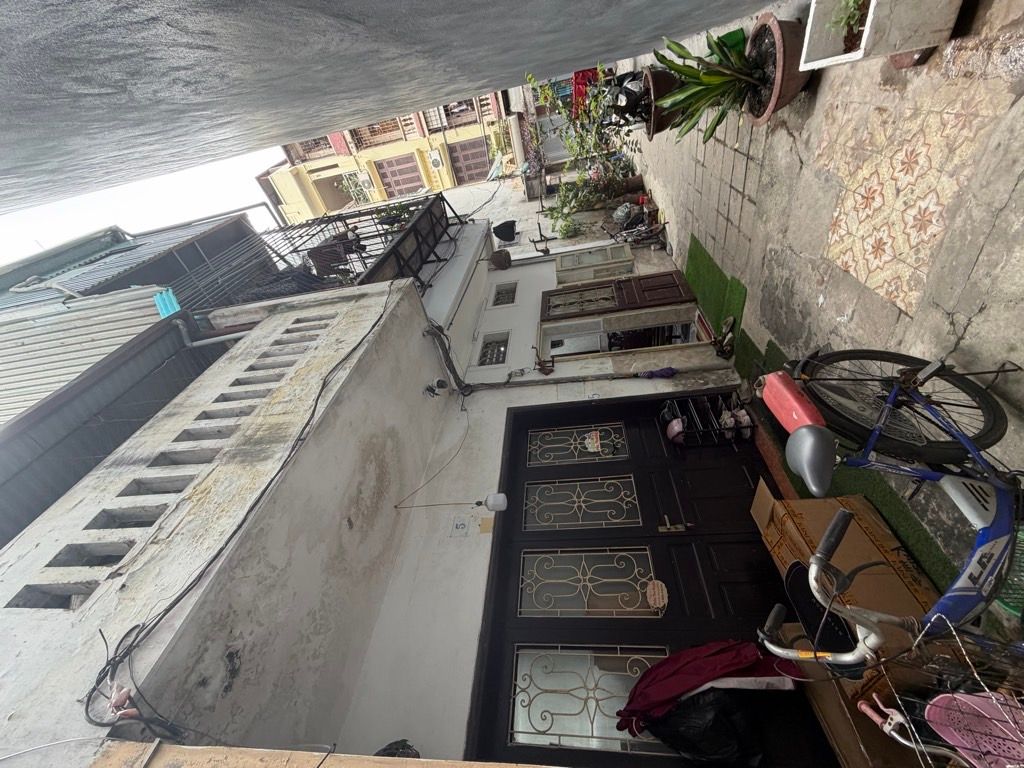 Bán nhà Giáp Bát - diện tích 32.4m2 2 tầng - Ô TÔ TRÁNH - giá 10 tỷ