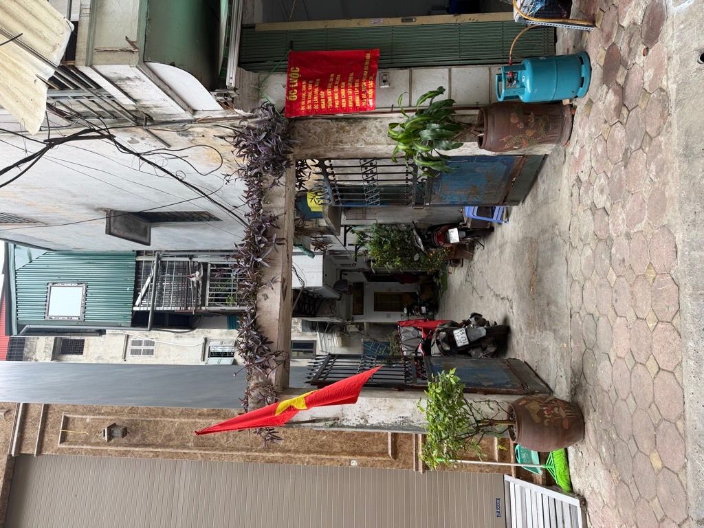 Bán nhà Giáp Bát - diện tích 32.4m2 2 tầng - Ô TÔ TRÁNH - giá 10 tỷ