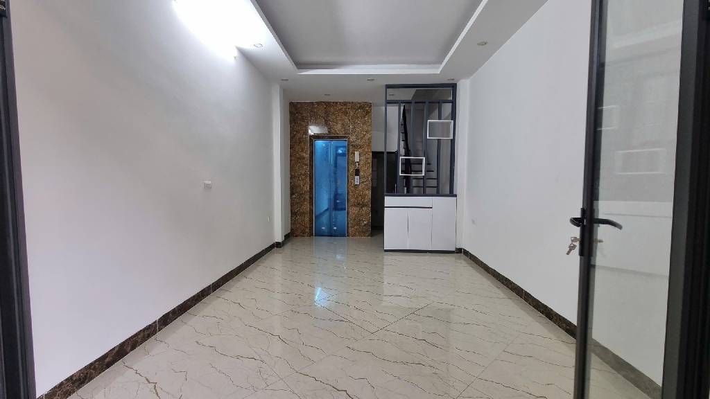 Bán nhà Định Công Hạ - diện tích 31m2 6 tầng - ô tô vào nhà - giá 9,7 tỷ