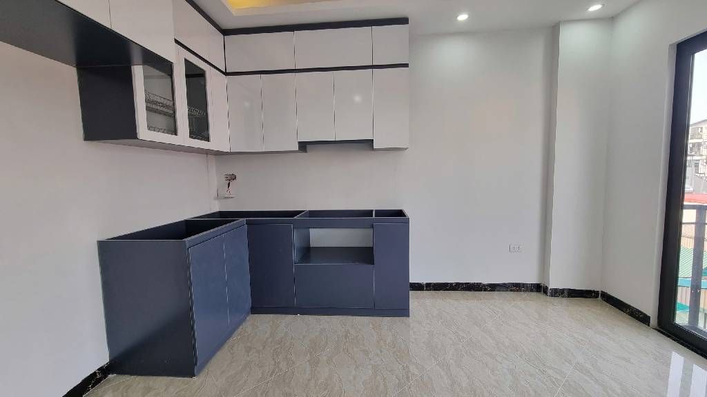 Bán nhà Định Công Hạ - diện tích 31m2 6 tầng - ô tô vào nhà - giá 9,7 tỷ