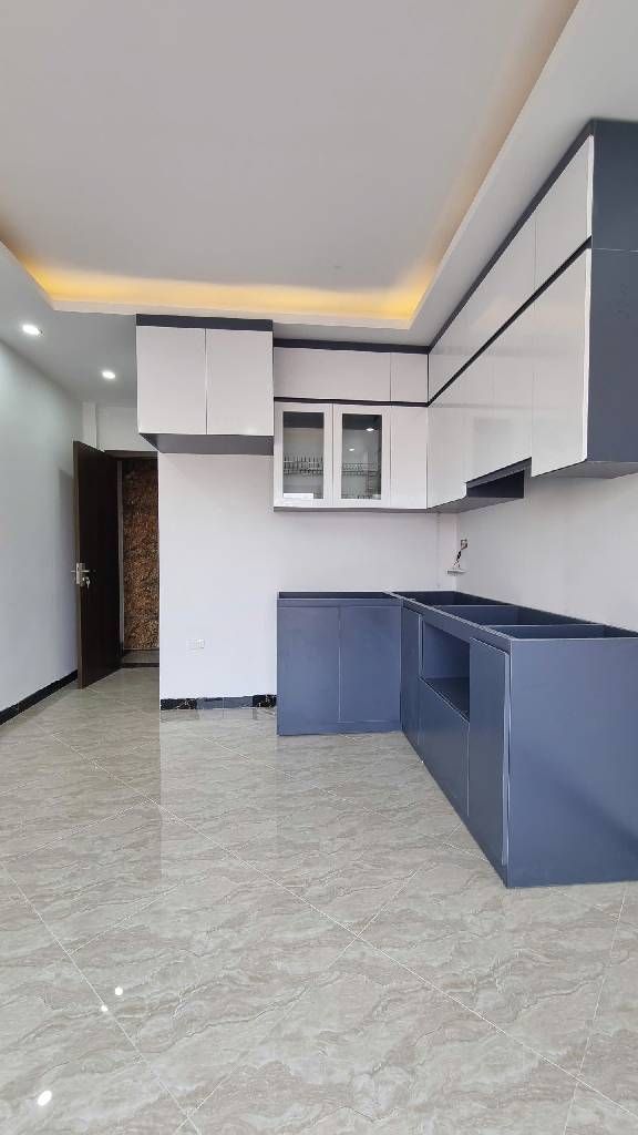 Bán nhà Định Công Hạ - diện tích 31m2 6 tầng - ô tô vào nhà - giá 9,7 tỷ