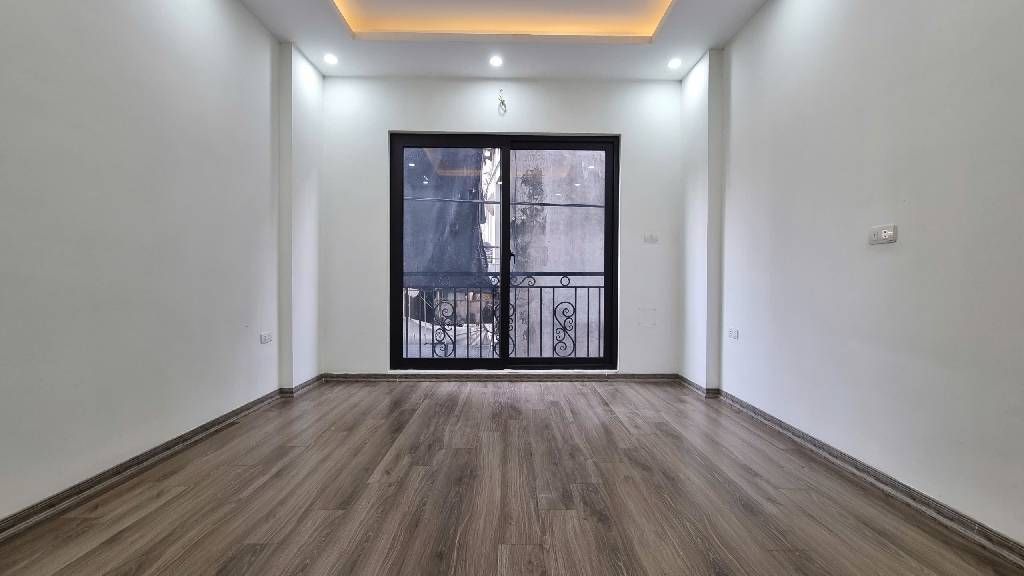 Bán nhà Định Công Hạ - diện tích 31m2 6 tầng - ô tô vào nhà - giá 9,7 tỷ