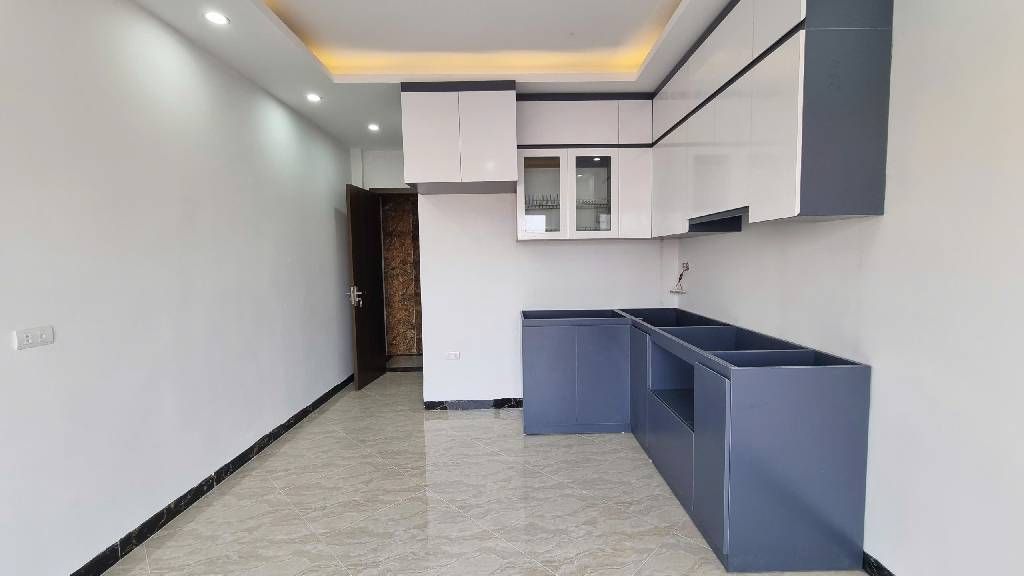 Bán nhà Định Công Hạ - diện tích 31m2 6 tầng - ô tô vào nhà - giá 9,7 tỷ