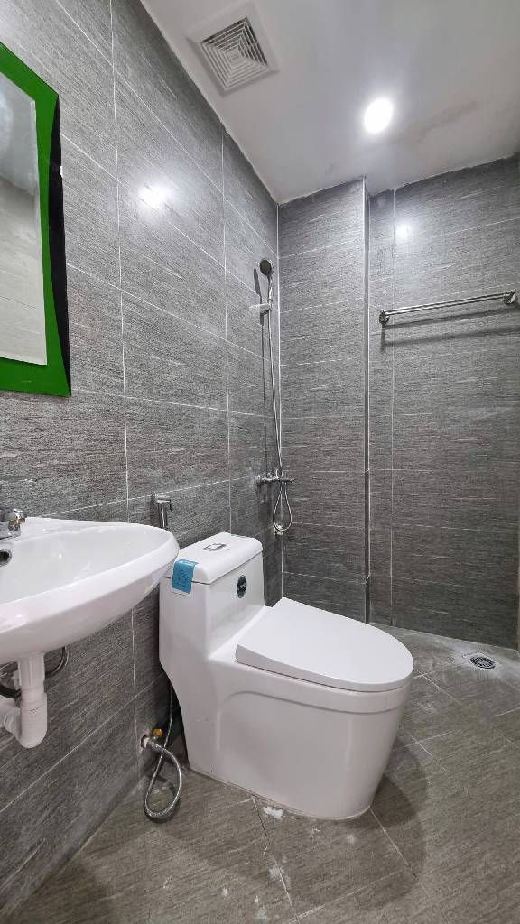 Bán nhà Định Công Hạ - diện tích 31m2 6 tầng - ô tô vào nhà - giá 9,7 tỷ