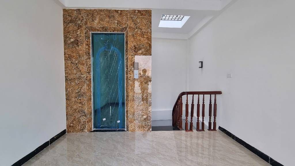 Bán nhà Định Công Hạ - diện tích 31m2 6 tầng - ô tô vào nhà - giá 9,7 tỷ