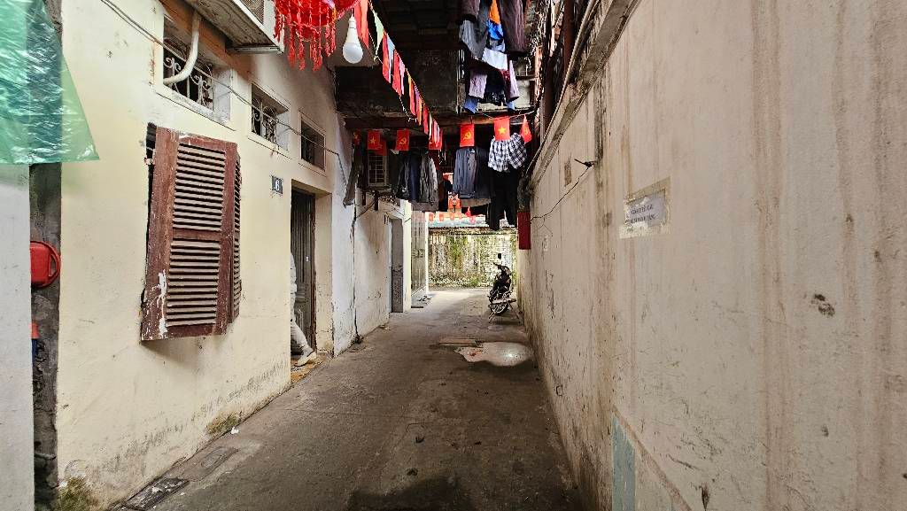 Bán nhà Nguyễn Quý Đức - diện tích 46.2m2 2 tầng - Ô TÔ ĐỖ CỬA - giá 6,9 tỷ