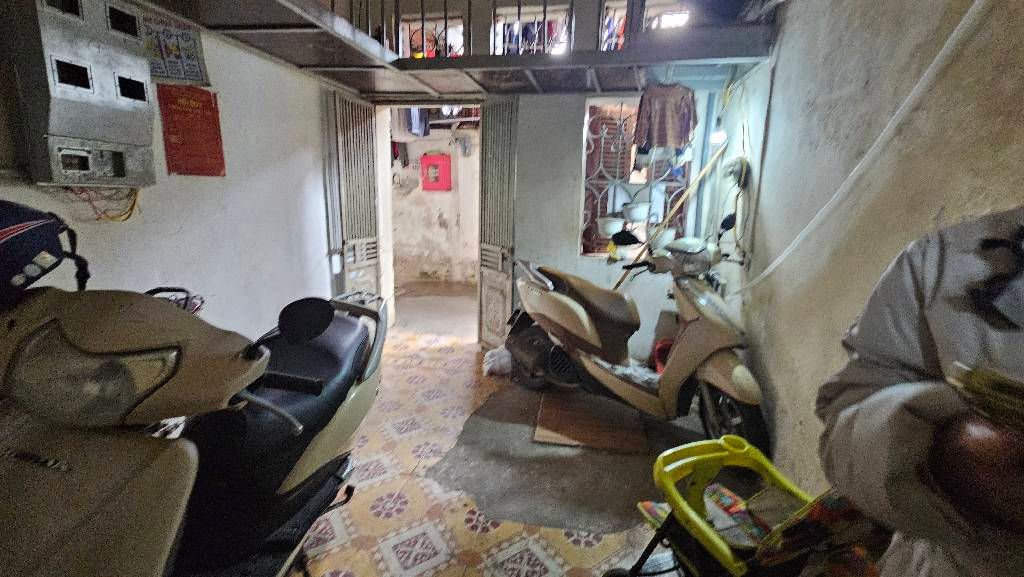 Bán nhà Nguyễn Quý Đức - diện tích 46.2m2 2 tầng - Ô TÔ ĐỖ CỬA - giá 6,9 tỷ