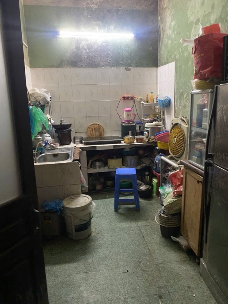 Bán nhà Nguyễn Khoái - diện tích 16m2 3 tầng - Nhà 3 tầng vẫn ở tốt - giá 1,8 tỷ