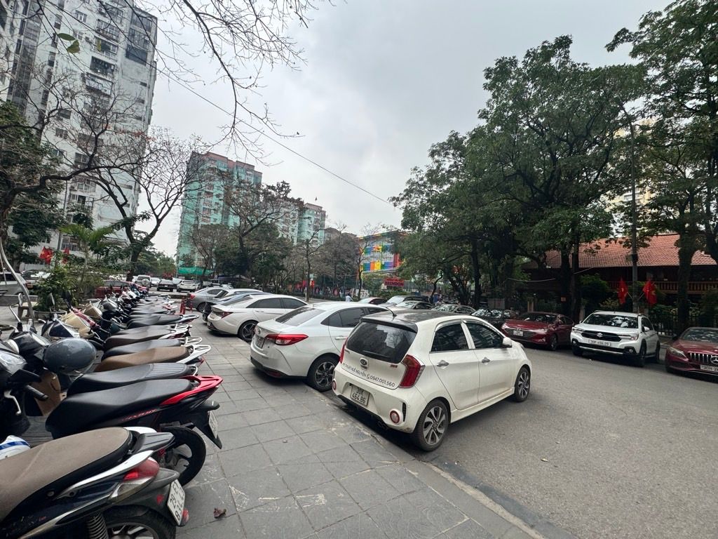 Bán nhà Lê Văn Lương - diện tích 71.2m2 8 tầng - Căn hộ chung cư cao cấp - giá 7 tỷ